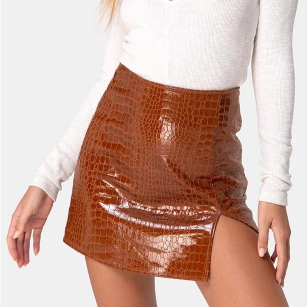 Brown Croc-Textured Faux Leather Mini Skirt with Side Slit